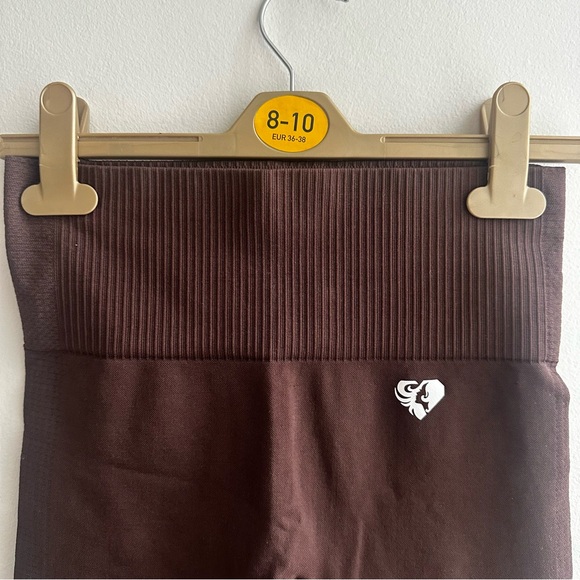 Power Seamless Shorts - Picture 3 of 7